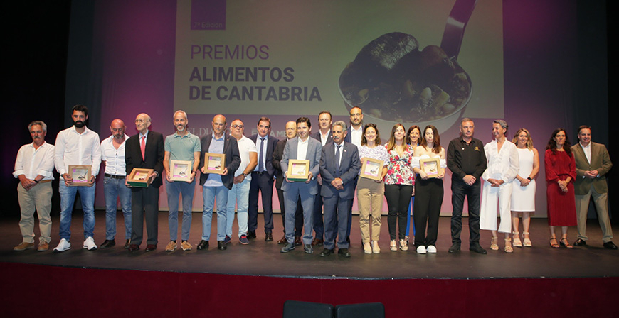 Daniel del Pozo, de Ecovaldeolea, gana el Premio Alimentos de Cantabria en la categora 'Productor ecolgico'