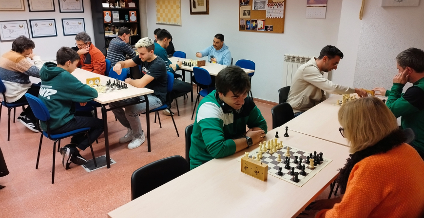 David Guti�rrez se impone en el Social de Navidad 'Pacopa 25' del Club de Ajedrez Campoo