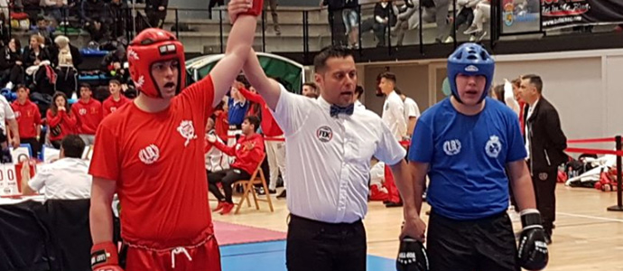 David Jorrn y lex Saiz se cuelgan el oro en el Campeonato de Espaa de Kick Boxing celebrado en Pontevedra