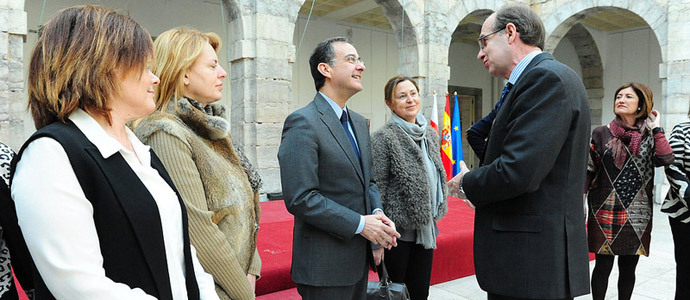 Una delegacin de la Comisin de Cultura del Congreso visita el Parlamento