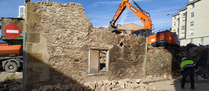Derriban el inmueble declarado en ruina de la calle Ramn y Cajal de Reinosa