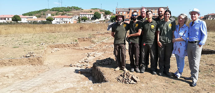 Descubren un mosaico romano en el yacimiento de Huerta Varona de Aguilar de Campoo 