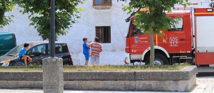 Desprendimiento de plaquetas de un edificio de la calle Alta de Reinosa
