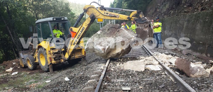 Un desprendimiento provoca que descarrile un tren entre Las Fraguas y Los Corrales