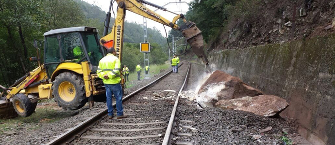 Un desprendimiento provoca que descarrile un tren entre Las Fraguas y Los Corrales