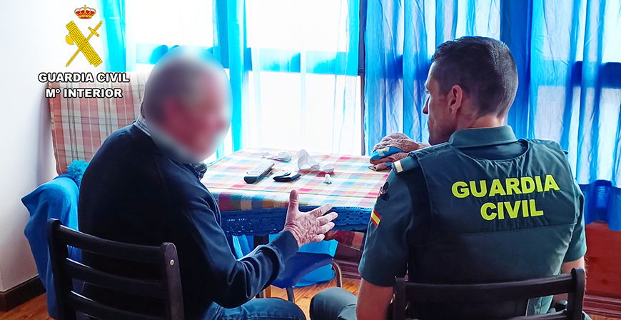 Detenida una mujer por apoderarse de los ahorros y pensin de un anciano de 89 aos