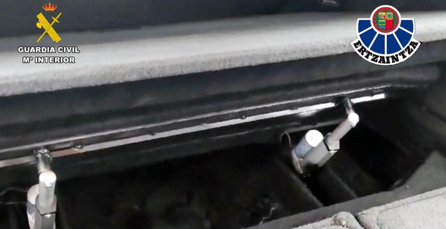 Detenida una red con capacidad para transportar hasta seis toneladas de cocana al ao por toda Europa en dobles fondos