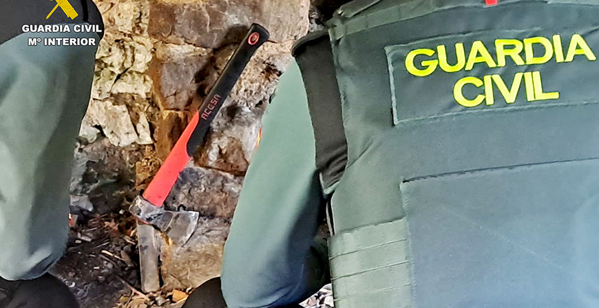 Detenido un hombre por amenazar con un hacha a unos j�venes en un refugio de pescadores 