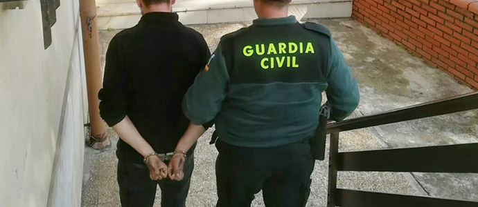 Detenido un joven de 18 aos como presunto autor de un robo con intimidacin