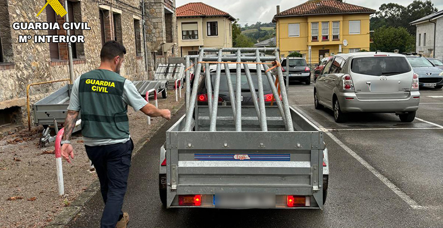 Detenido un joven de 19 aos por el robo de unas portillas metlicas en Pesquera 