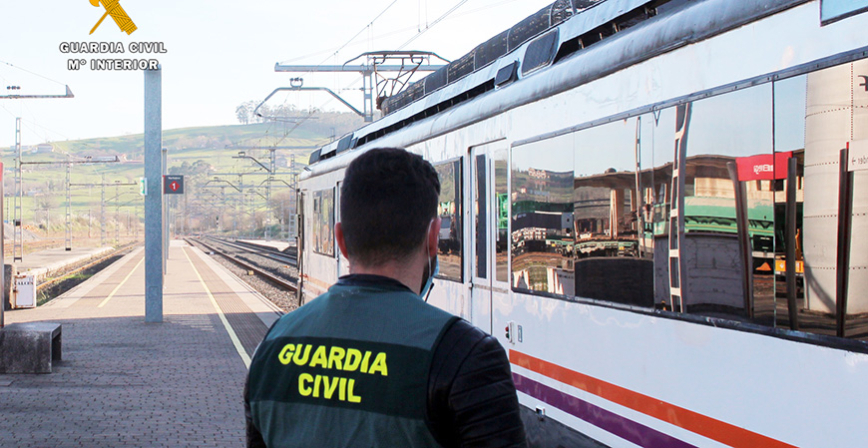 Detenido un joven por realizar un grafiti en un tren y lanzar piedras contra un vigilante en la estacin de Reinosa