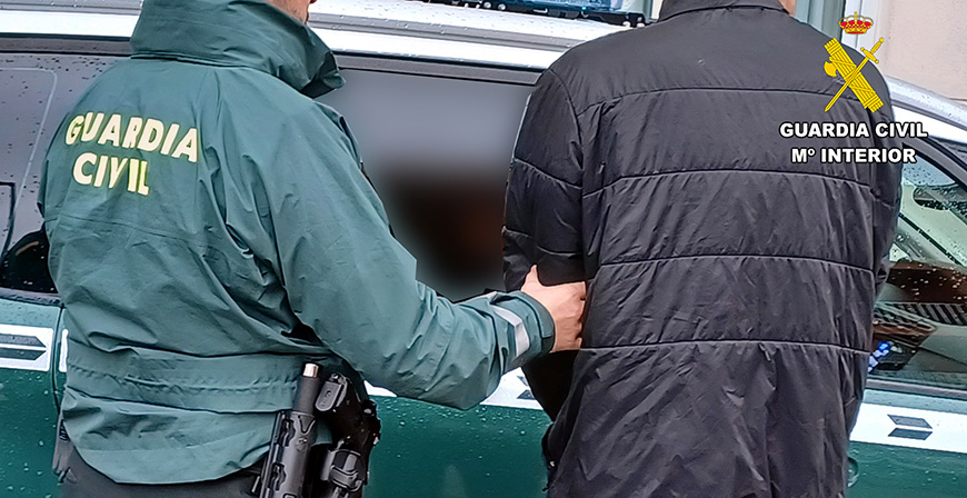 Detenido el presunto autor de un alunizaje en un taller de Guarnizo, para el que empleo una furgoneta