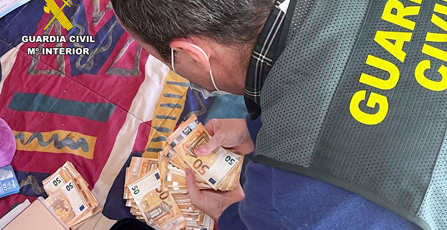 Detenidos los presuntos autores de una estafa bancaria con la que dejaron a una mujer sin ahorros en su cuenta