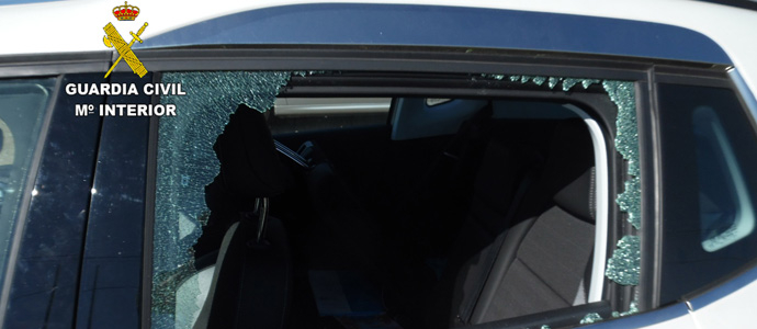 Detenidos los presuntos autores del robo en 13 vehculos estacionados en playas y aparcamientos