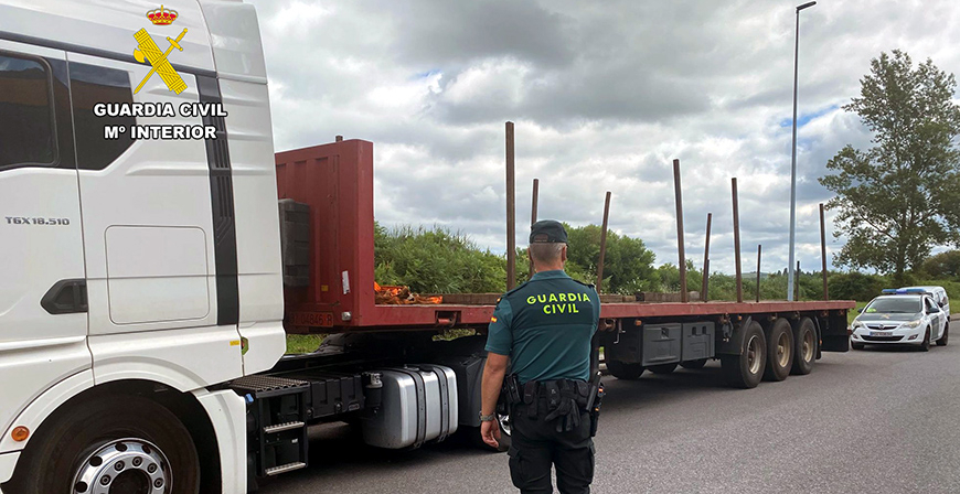 Detenidos los presuntos autores del robo de una cabina tractora, con la que sustrajeron un remolque cargado con estructuras de acero