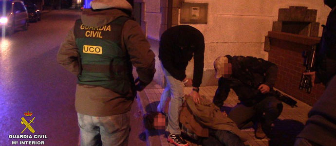 Detienen a un atracador cuando iba a secuestrar al director de una sucursal bancaria de Cantabria