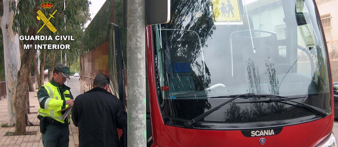 La DGT intensifica la vigilancia del transporte escolar