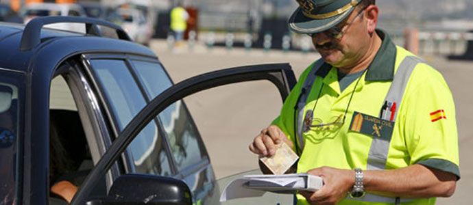 La DGT utilizar sus medios automatizados para detectar los vehculos que circulan sin seguro