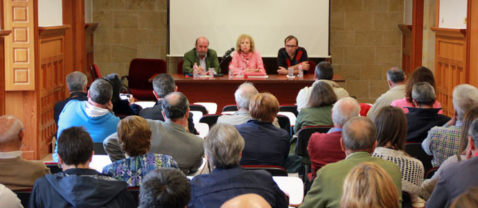 Daz Tezanos y Corral presentan sus candidaturas en Reinosa