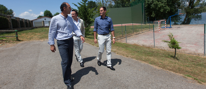 Diego visita las actuaciones del Gobierno en Las Rozas de Valdearroyo