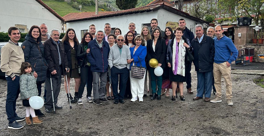 Dionisio Mesones y Milagros Gutirrez celebran sus bodas de oro