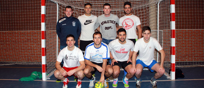 Los 'Dislokaos' vencen en el I Torneo de ftbol sala de Navidad de Reinosa