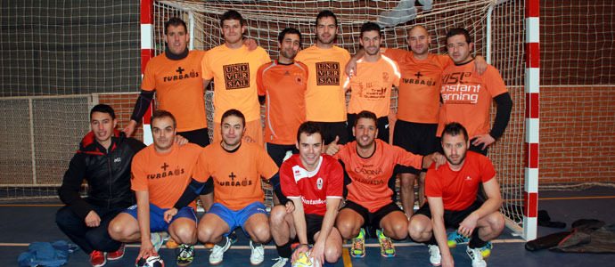 Los 'Dislokaos' vencen en el I Torneo de ftbol sala de Navidad de Reinosa