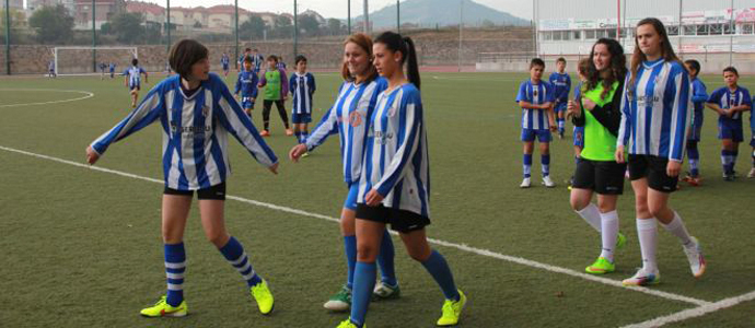 Doble manita del Naval femenino al Textil Escudo