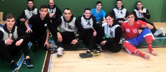 Doce medallas en el IV Open de kick boxing de Castro Urdiales