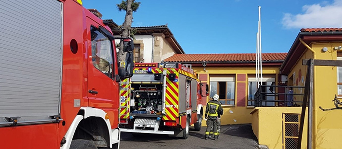 Los docentes del Rodrguez de Celis sofocan un pequeo incendio originado en la caldera del colegio