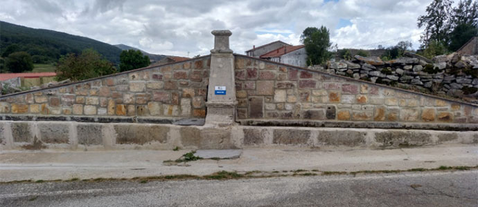 Enmedio protege el potro y la fuente de Celada Marlantes 