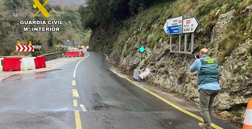 Dos detenidos por inhabilitar 4 semforos del desfiladero de la Hermida 