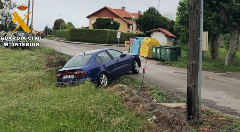 Dos investigados por sustraer una furgoneta para remolcar el coche en el que previamente habran sufrido un accidente