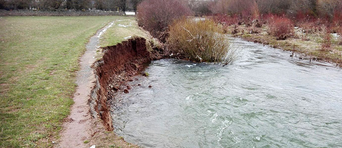 El Ebro reclama su espacio en la zona de Vista Alegre