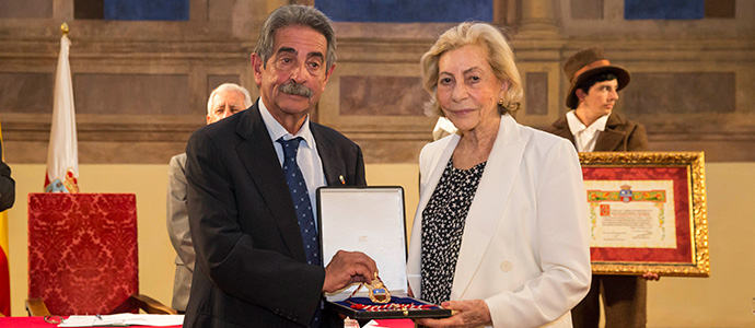 Eduardo Garca de Enterra, Hijo Predilecto de Cantabria