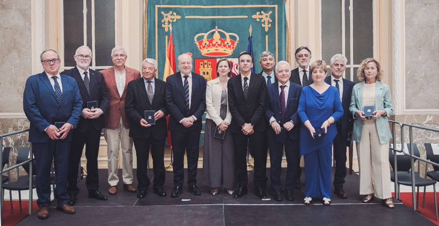 Eduardo Ortiz, condecorado con una encomienda de la Orden Civil de Alfonso X El Sabio