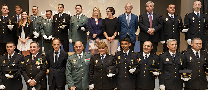 El Ejecutivo cntabro felicita, el da de su patrn, a los policas