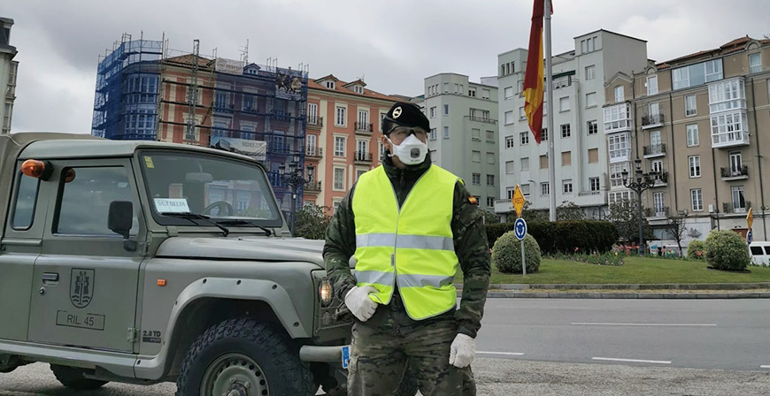 El Ejrcito de Tierra despliega medio centenar de efectivos en Santander y Solares