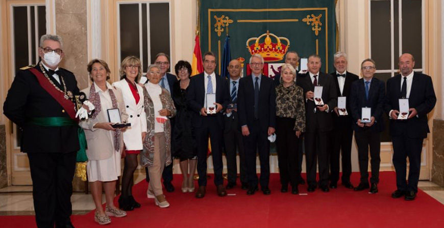 Emiliano Corral recibe la medalla por su ingreso en la Orden Civil de Alfonso X El Sabio