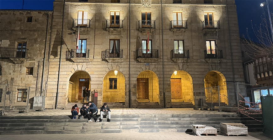 La empresa prev� que en septiembre finalice la remodelaci�n de la Plaza Espa�a y Calle Mayor