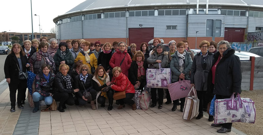 Las encajeras campurrianas acudieron a una concentracin en la provincia de Valladolid