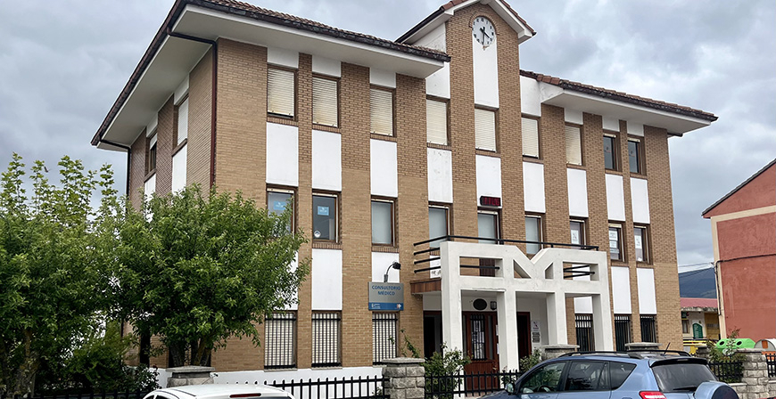 Enmedio destinar unos 145.000 euros a la remodelacin del antiguo ayuntamiento que alberga el Consultorio Mdico para instalar un ascensor