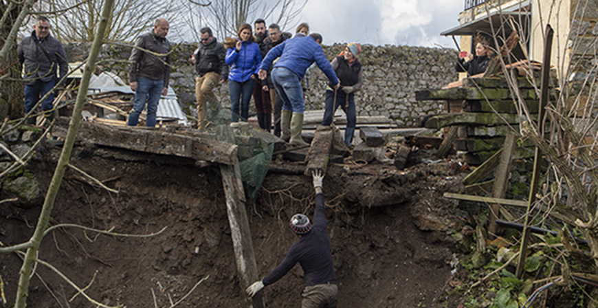 Enmedio aprueba ayudas de 30.000 euros y la entrega de las donaciones para 33 familias del municipio afectadas por las inundaciones