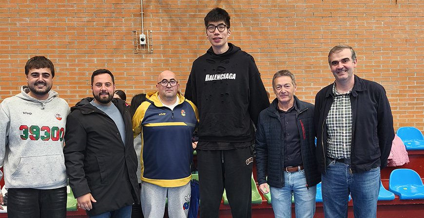 Enmedio despide la temporada con una multitudinaria fiesta del baloncesto