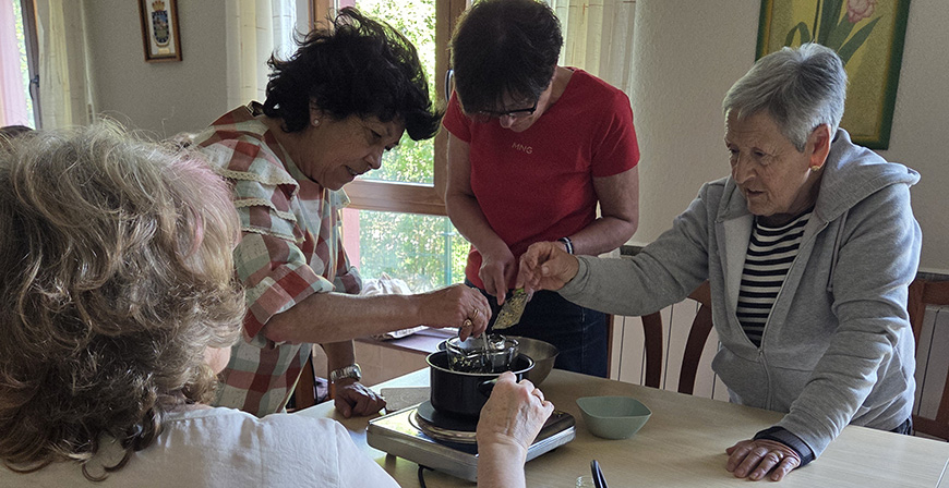 Enmedio hace balance de las actividades y talleres de Servicios Sociales en los primeros cinco meses del a�o