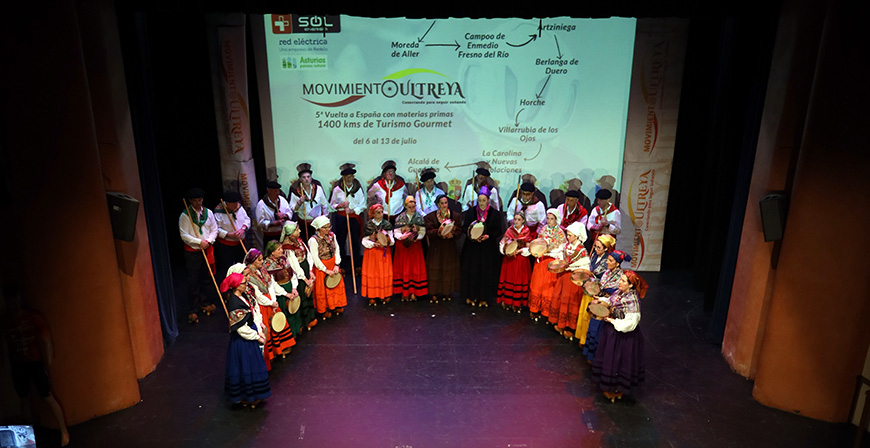 Enmedio participa en la presentacin de la 5 Vuelta a Espaa Ultreya Ms Sol en Sevilla