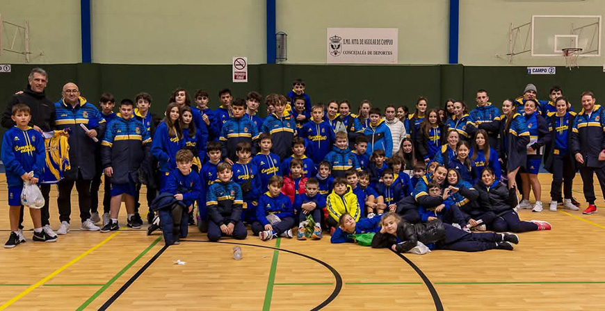 Enmedio participar en el XII Reencuentro de Baloncesto Montaa Palentina con un centenar de jugadores
