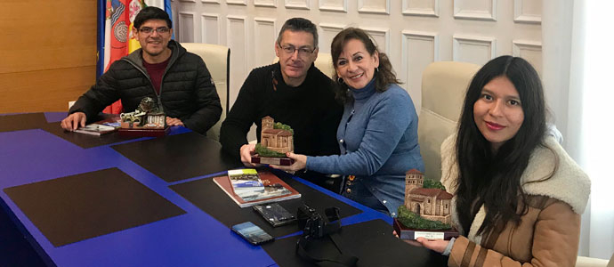 Enmedio recibe la visita de la responsable de Turismo y Desarrollo Econmico del municipio mexicano de Zacatln