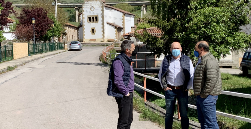 Enmedio solicita el cambio del vallado sobre el Besaya en Caeda