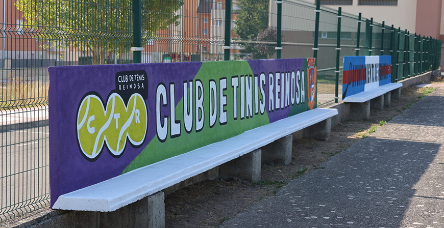 El entorno de las pistas de tenis de Reinosa estrena un nuevo mural 